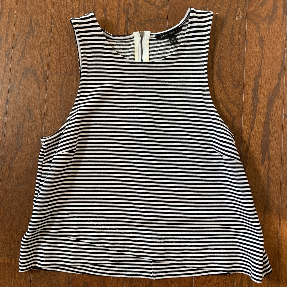 Banana Republic - Cropped tank (size XS)
